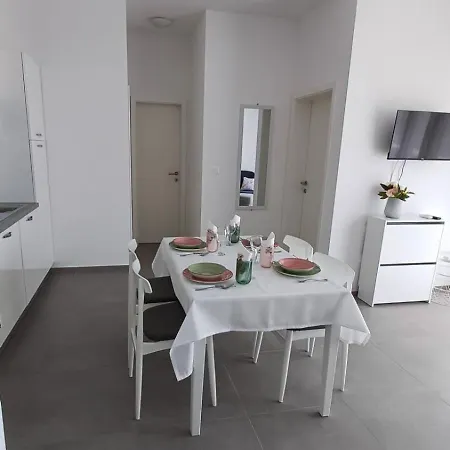 Kika * Pula